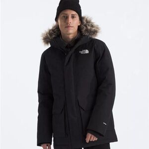 The North Face Explore Farther Parka  /TNF Black / Men's Size M New With Tags